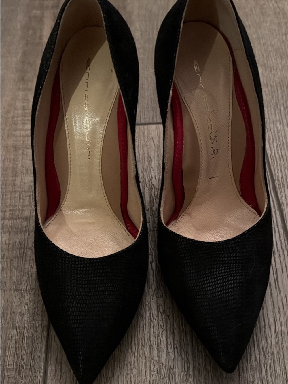 Classic Black Pointed-Toe Women's Pumps